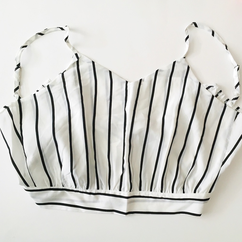 Black and White Striped Back Tie Crop Tank Top - Picture 4 of 6